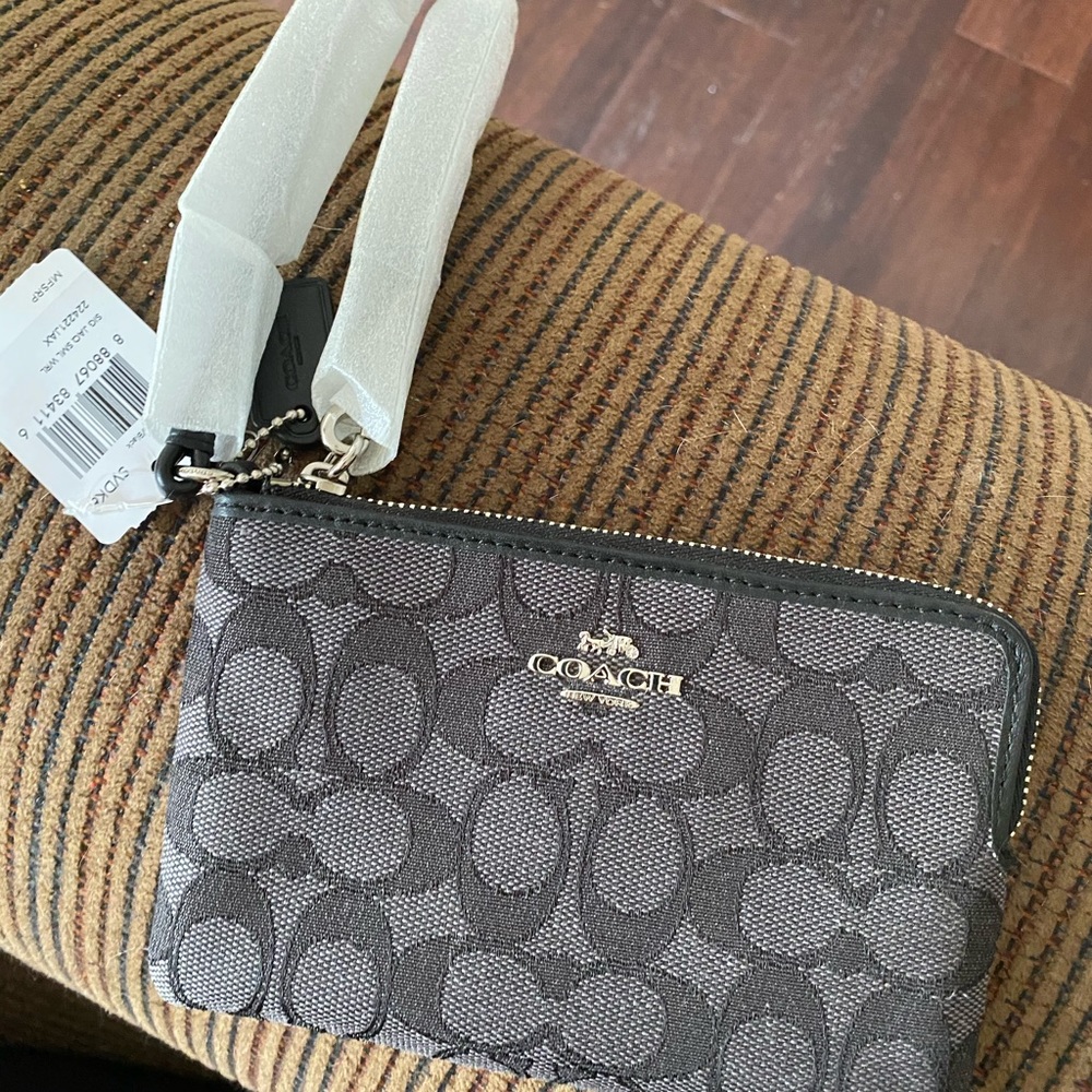 Coach wristlet new